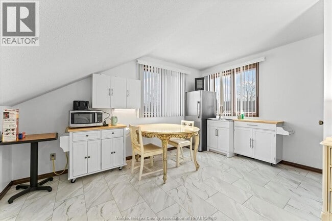 Photo - 1467 Guildwood Crescent