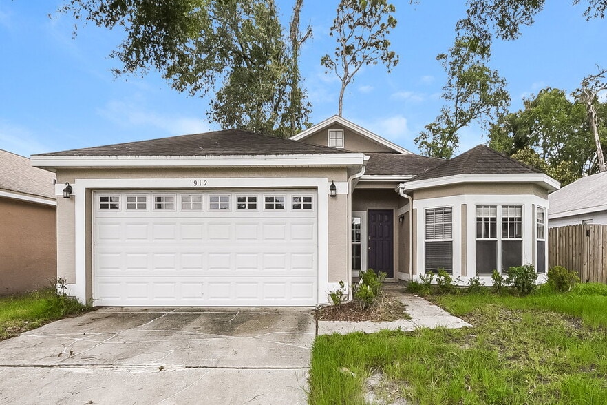 1912 Windsor Oak Dr