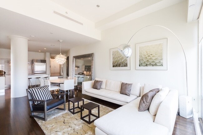 Photo - 360 Newbury St Unidad 407