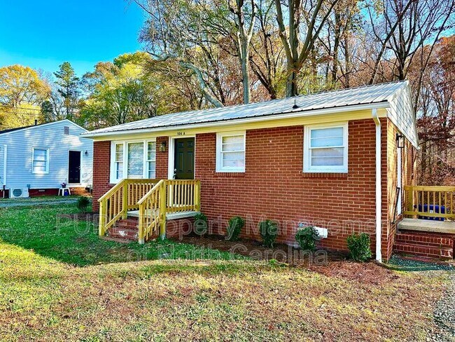 Photo - 504A Moore Dr