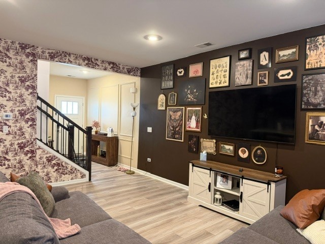 Photo - 341 Red Oak Cir