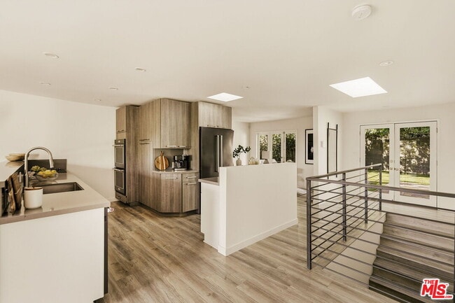 2753 La Cuesta Dr