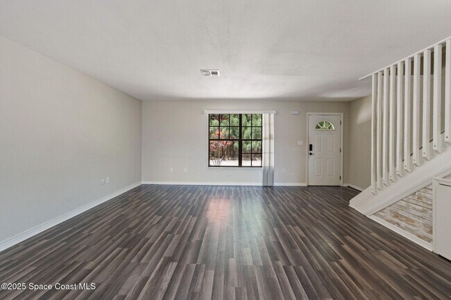 Photo - 1300 Arlington Ln NE Unit 116