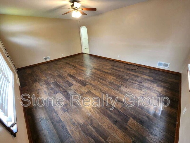 Photo - 1440 S Brown Ave