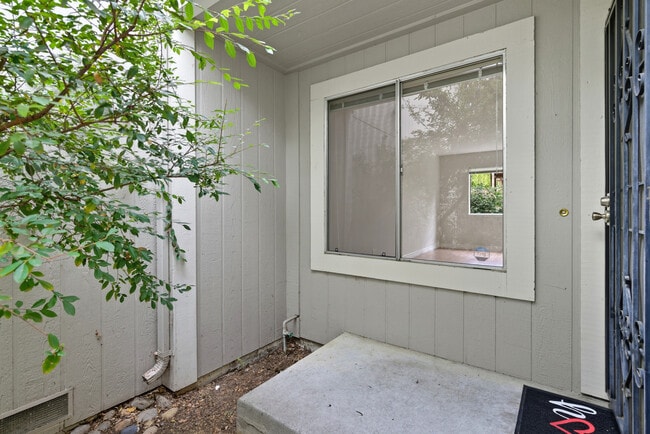 Photo - 209 Valley Oak Plaza