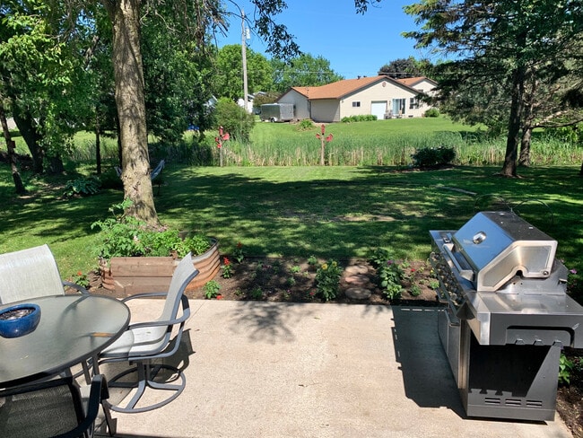 Photo - 3540 N Gillett St