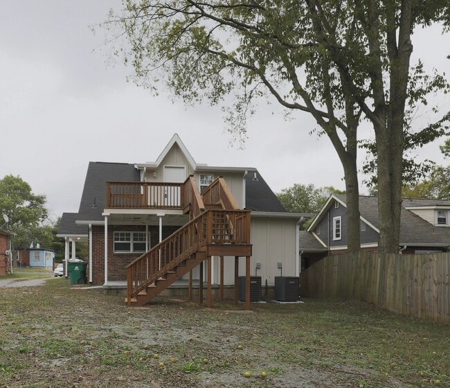 Photo - 848 Argle Ave