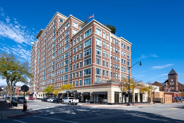 Building Photo - 77 S Evergreen Ave Unit 1104