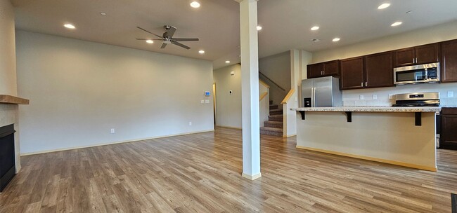 Photo - 1044 Magnuson Way
