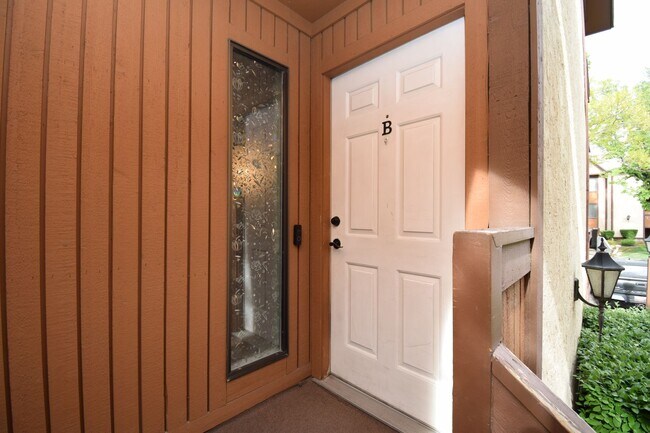 Photo - Charming 1 Bed 1 bath Condo in the Heart of Fort Union!!! Unit B5