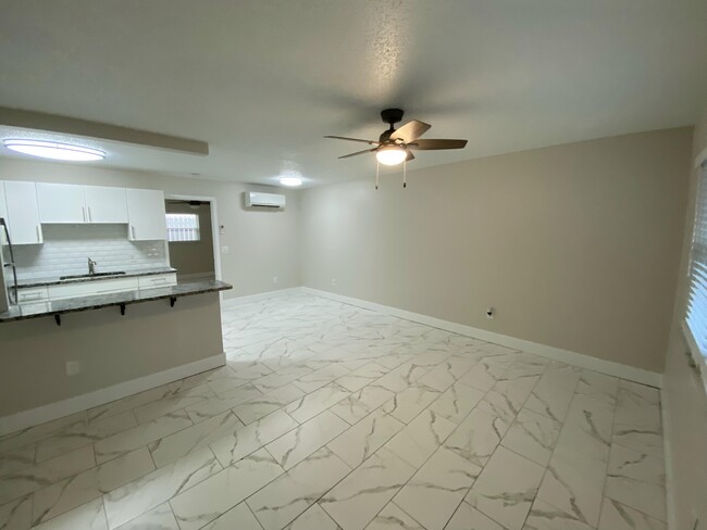 Building Photo - 914 N Federal Hwy Unit 2 Rental