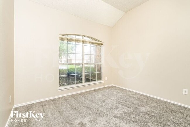 Photo - 4814 Red Birch Dr