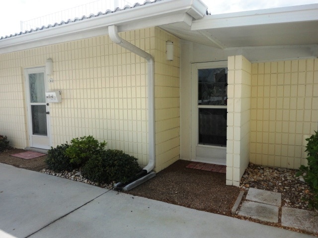 Photo - 1BR + Den with Murphy Bed/2BA Single level...