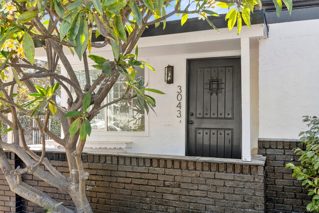 Photo - 3043 S Bronson Ave