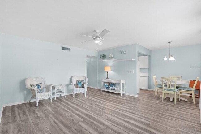 209 NE Lincoln Cir N Unit 109