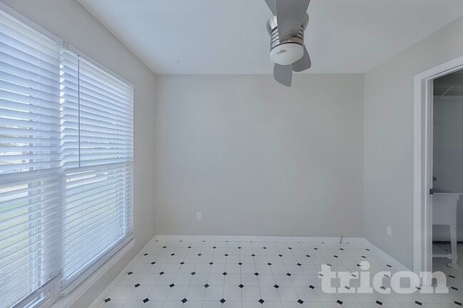 Photo - 935 Squirrels Nest Ct