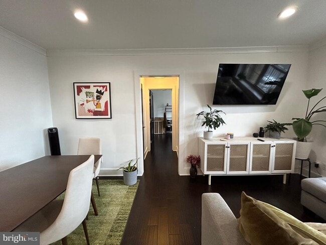 Photo - 939 Longfellow St NW Unidad 203