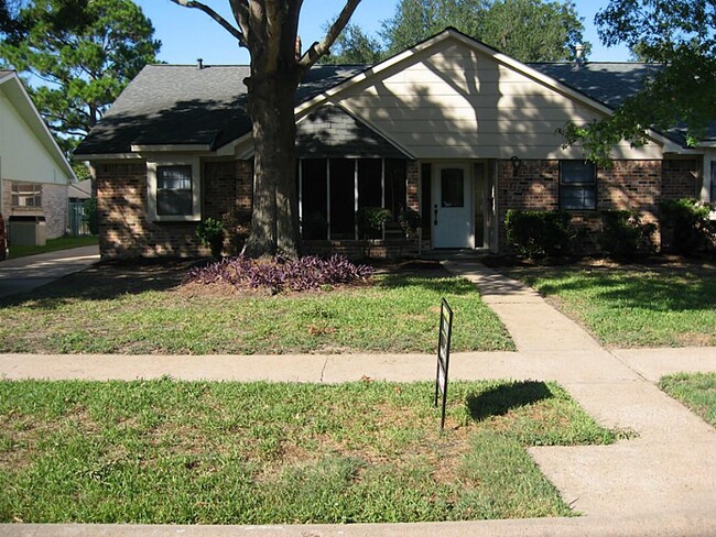 Photo - 15523 Bowsprit Ln
