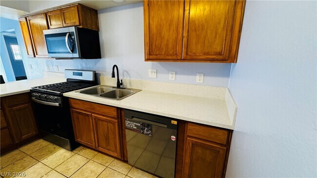 Photo - 3090 E Desmond Ave