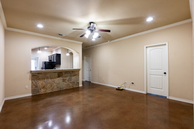 Photo - 312 Newcomb Ln