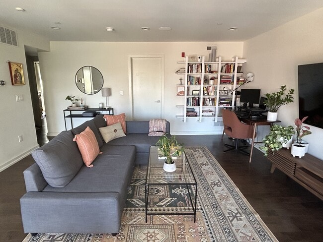 Photo - 709 S 12th St