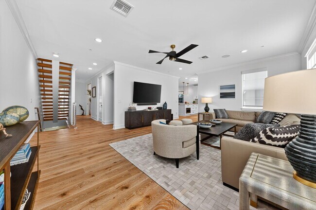 Photo - 121 Lily Ln