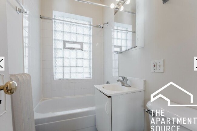 Photo - 2239.5 N Bissell St Unit 1