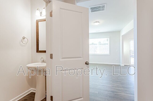 Photo - 15 Apricot Ln