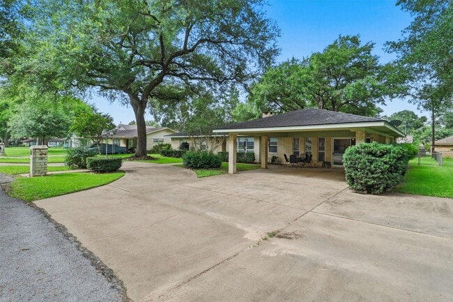 Photo - 1335 Kathy Ave
