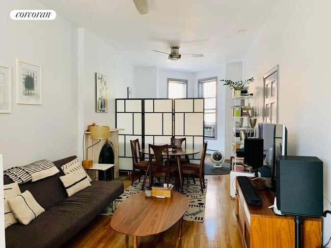 Building Photo - 102 15th St Rental
