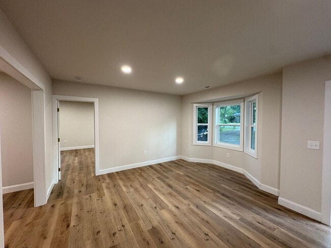 Photo - Modern Comfort & Convenient Living