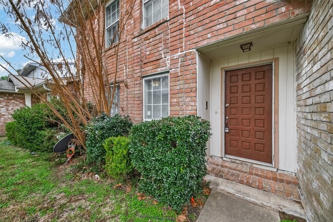 Photo - 6375 S Briar Bayou Dr