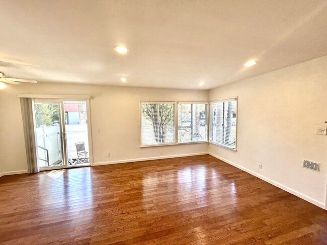 Photo - 2226 S Carmelina Ave Unidad 2226