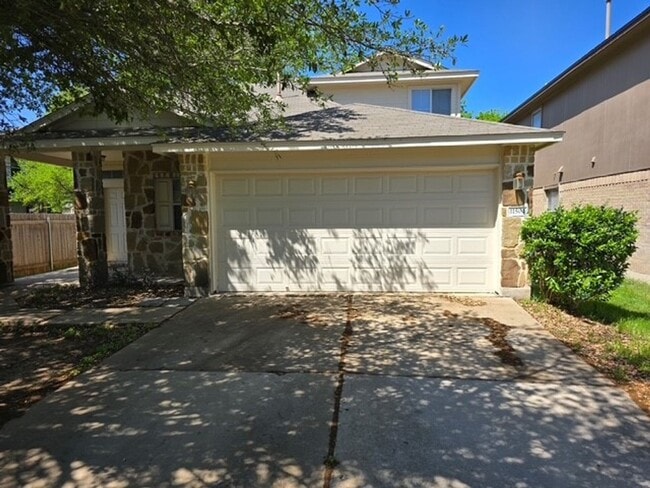 Building Photo - Bright, Breezy & Close to Everything Rental