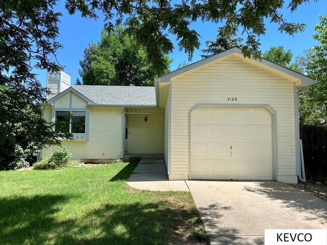 Building Photo - Huge House, Perfect Layout for Roommates!