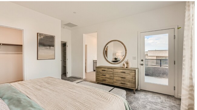 Photo - 137 AQUA COMMONS Ln