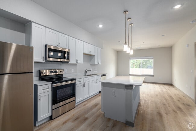 1BR, 1BA - 690SF - Kitchen