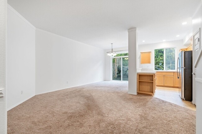 Photo - Beautiful Townhome in the Highly Desirable Oak Hills community!