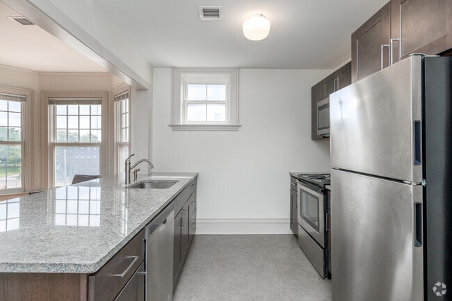 2BR, 1BA - 1,053SF - Kitchen - Uncommon Apartments