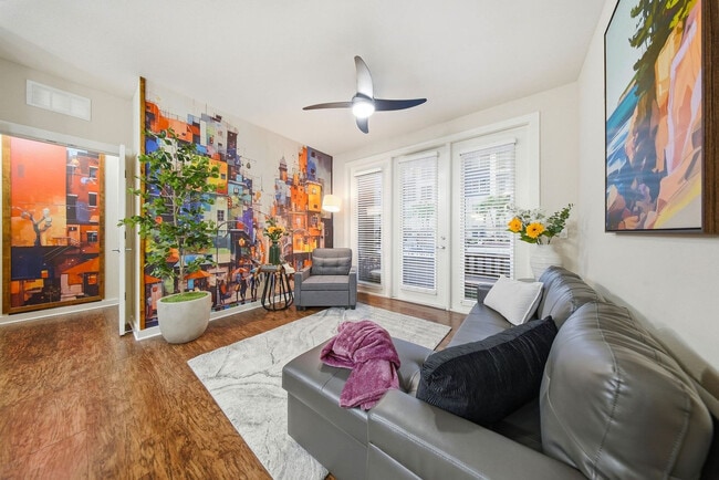 Building Photo - 1700 W Cleveland St Unit FL1-ID1475275P