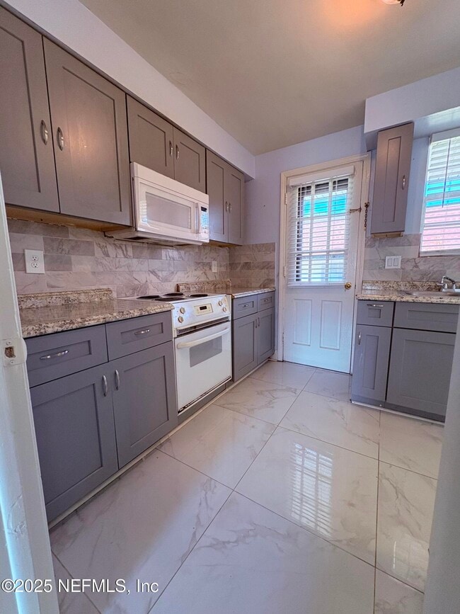 Photo - 1540 El Prado Rd Unit 4