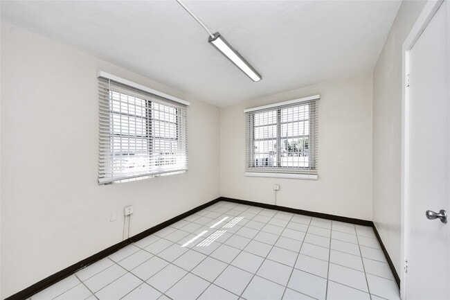 Building Photo - 2919 Canal St