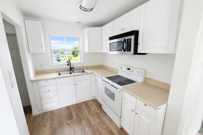 Photo - Lovely Home Located in East Provo.