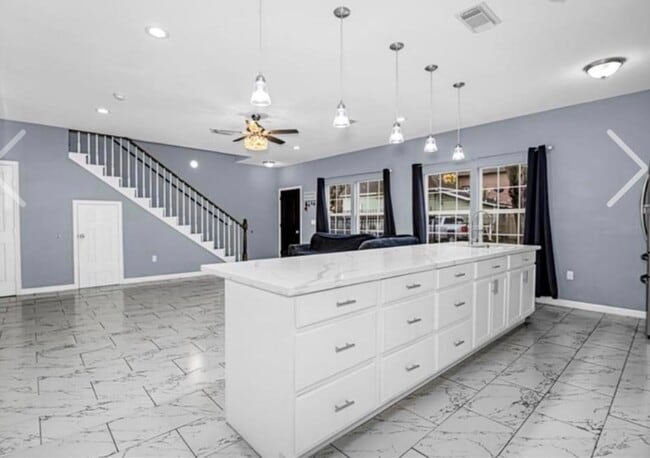 Photo - 301 Tabor St