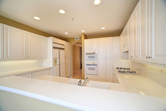 Photo - 16 Mattina Dr