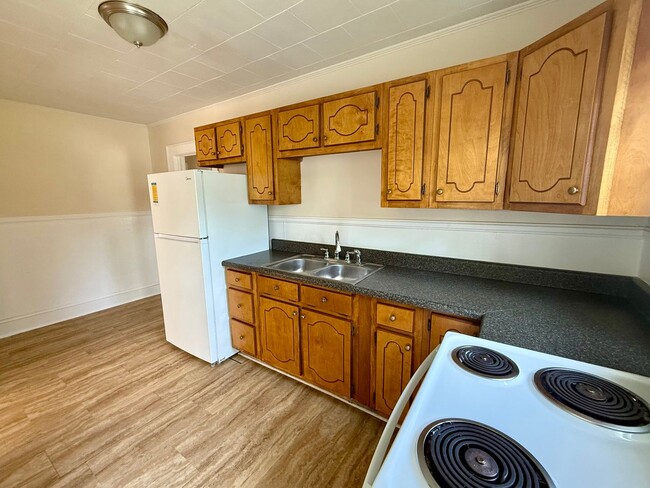 Three bedroom, 1 bath house in Graham - Three bedroom, 1 bath house in Graham