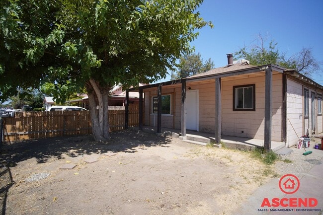 Building Photo - 214 E Belle Ave Unit A