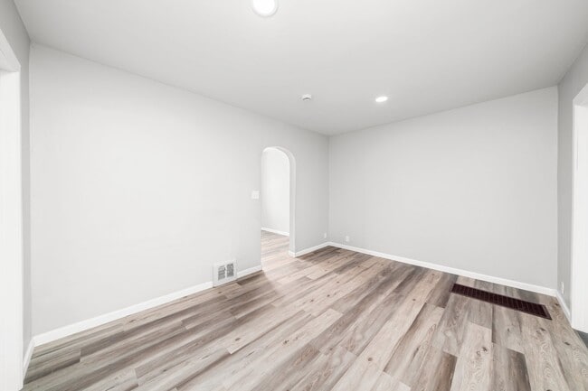 Photo - 11837 S Sangamon St