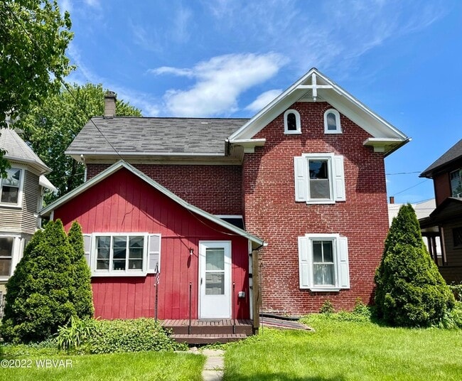 Photo - 336 Hastings St