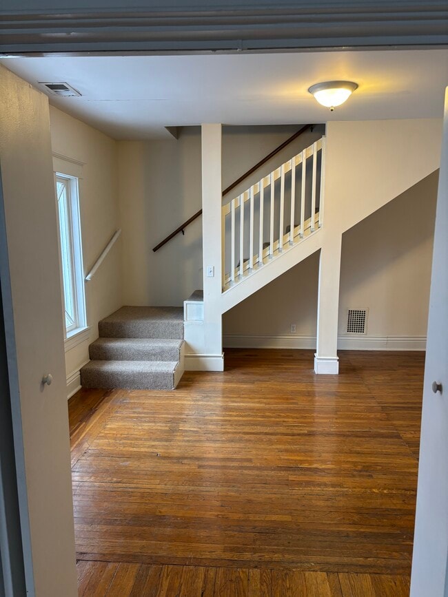 Photo - 163 N Keats Ave Unit 4